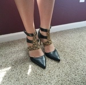 DV Dolce Vita Black and Leonard Print Stilettos